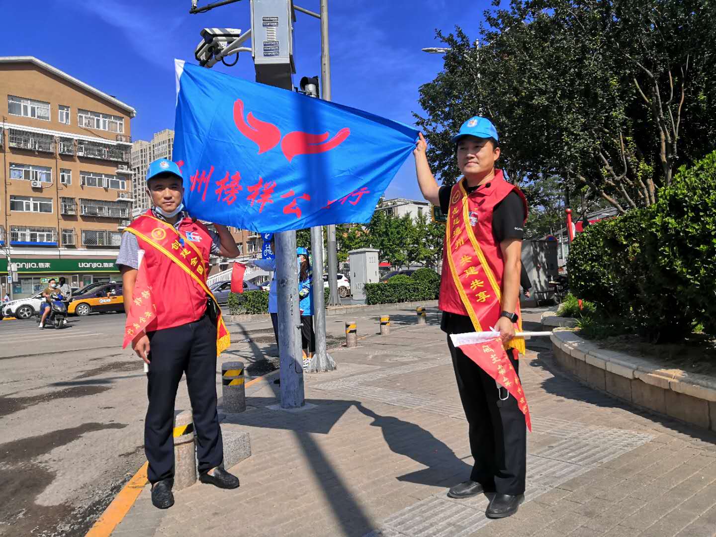 <strong>大鸡巴和美人日逼小视频</strong>